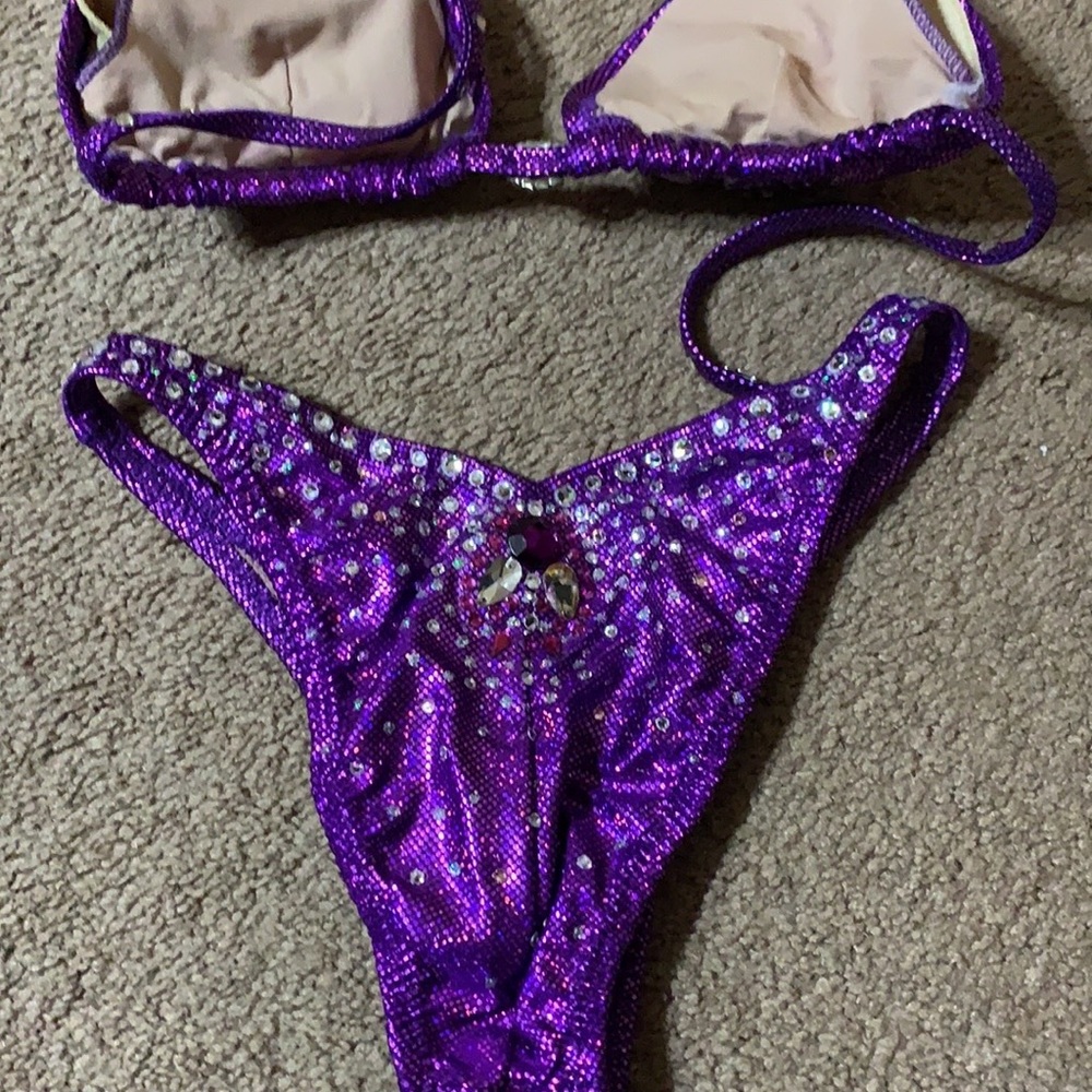 Figure competition suit